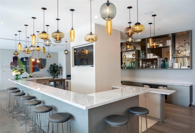 Building Photo - 650 NE 32nd St