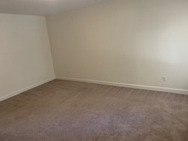 Building Photo - 1124 Sewanee Ct