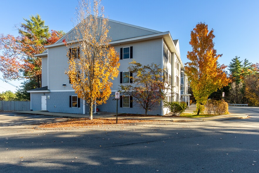 Building Photo - Residences on the Knoll Over Mystic Brook LLC