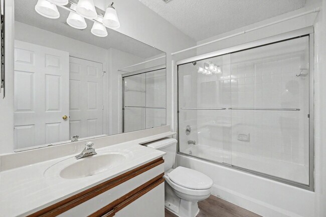 Building Photo - 12102 Green Leaf Ct