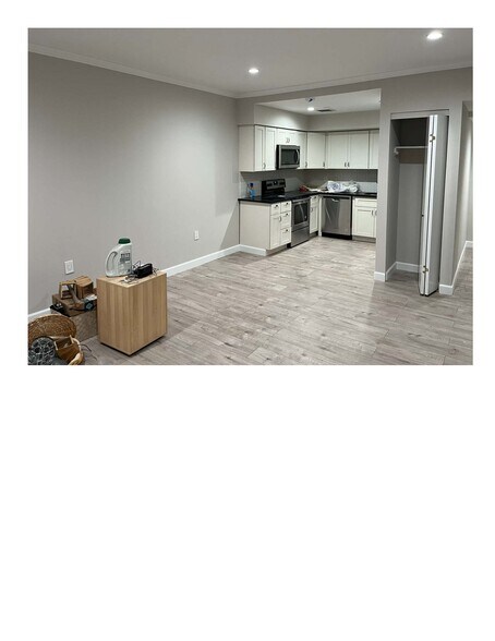 Building Photo - 205 Mineola Blvd