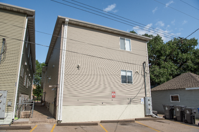 Building Photo - 619-625 Snelling Ave N