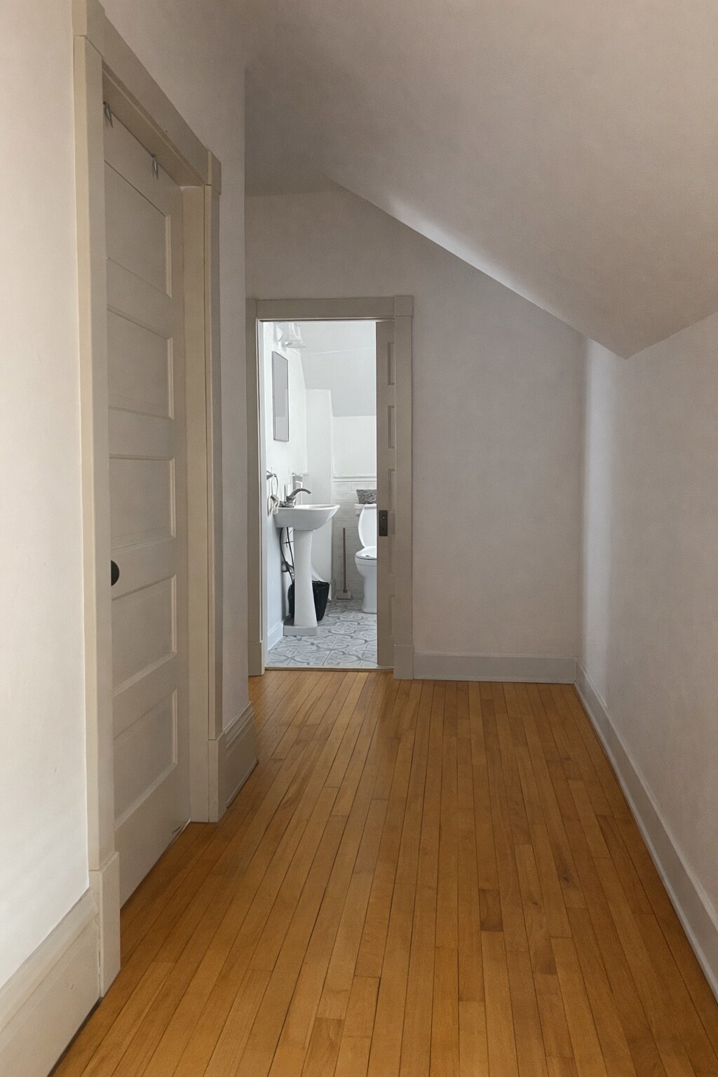 Building Photo - 324 E Michigan St