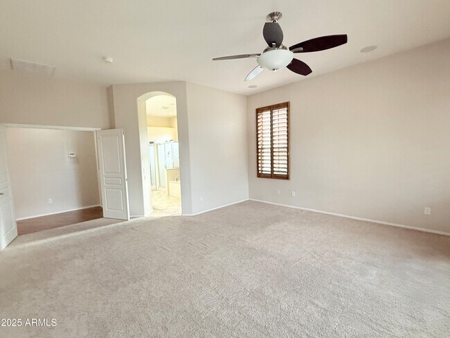 Building Photo - 7408 S 26th Ln