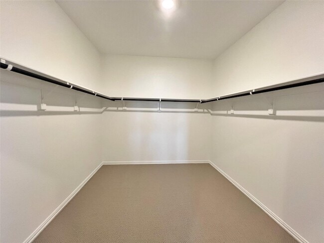 Building Photo - 678 Woodland Ave