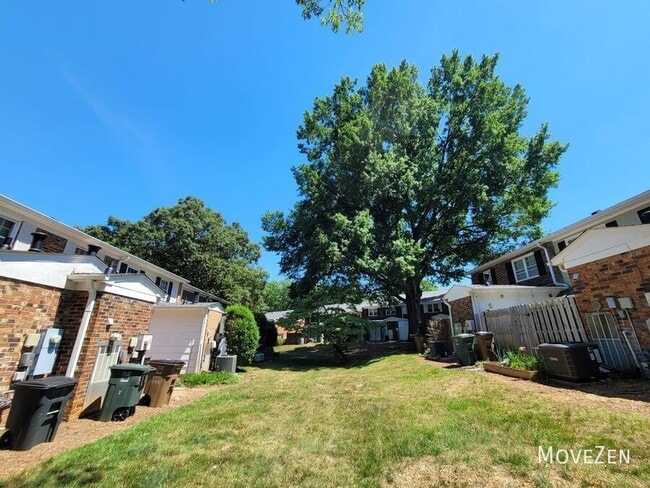 Building Photo - 3003 Overton Dr