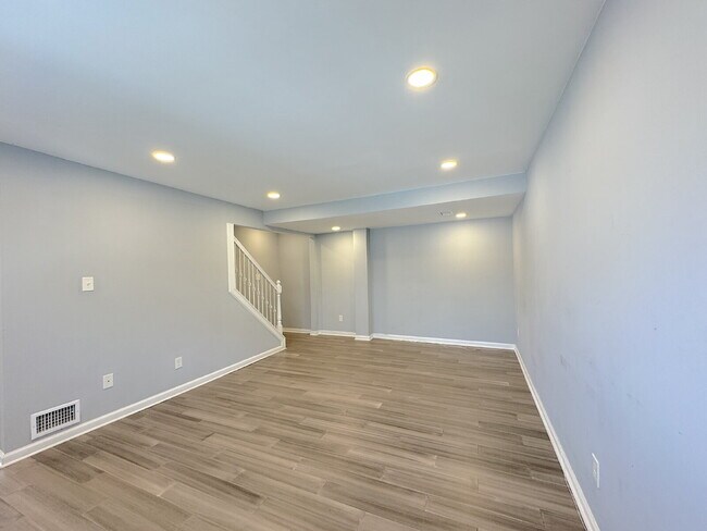 Building Photo - Comfortable Living in a Convenient Lorton Location