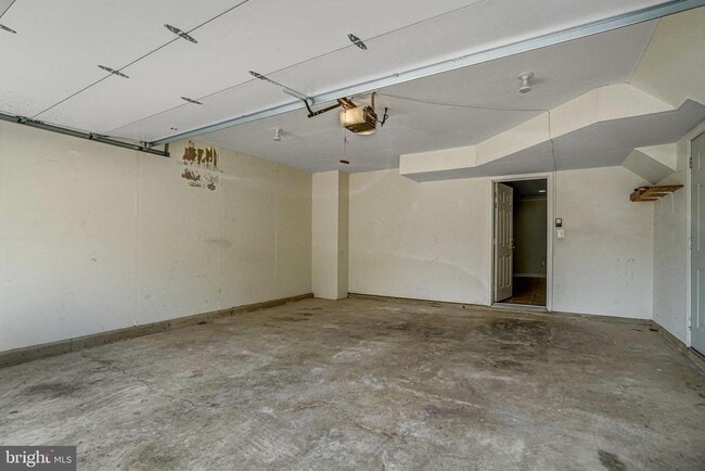 Building Photo - 6504 Trask Terrace