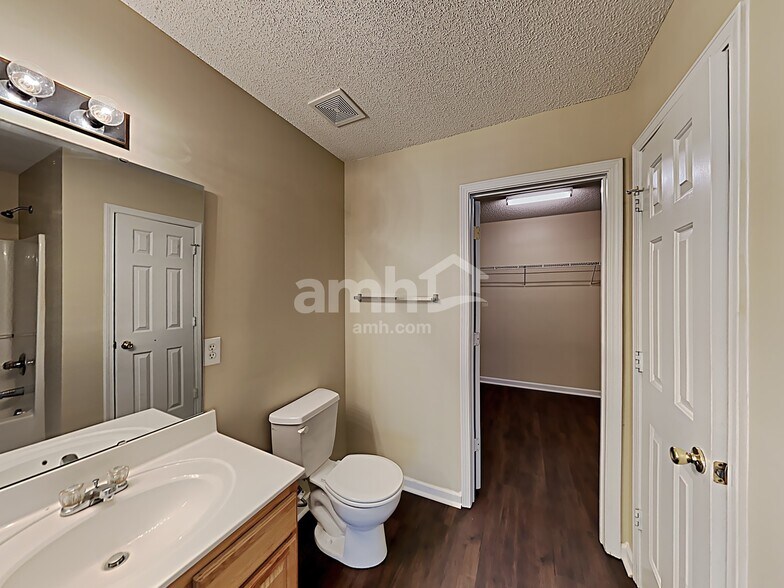 Building Photo - 4020 Flat Sedge Ln