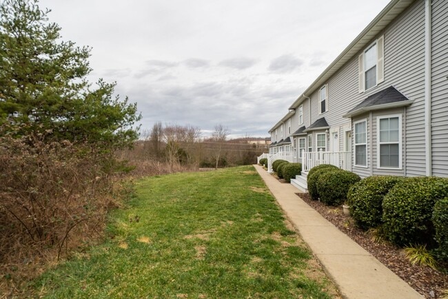 Building Photo - 147 Old State Rte 34