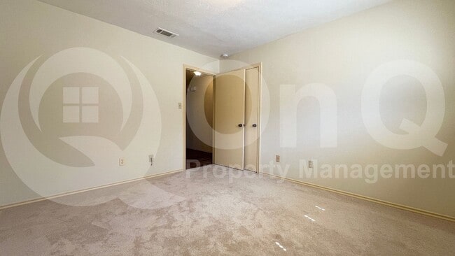 Building Photo - 10 Cypress Ct