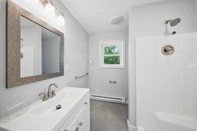 Building Photo - 341 Highland Ave Ext