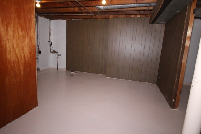 Building Photo - 24909 Grove Ave