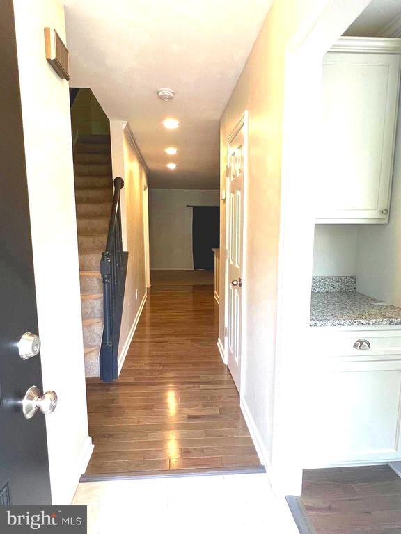 Building Photo - 1221 Kirby Cir