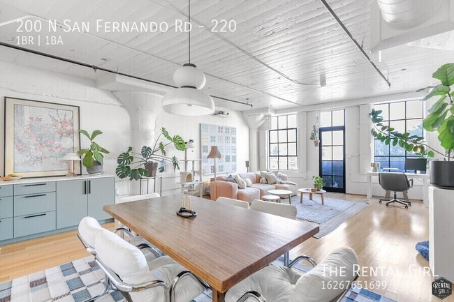 Primary Photo - Stylish Lincoln Heights Loft | Private Bal...