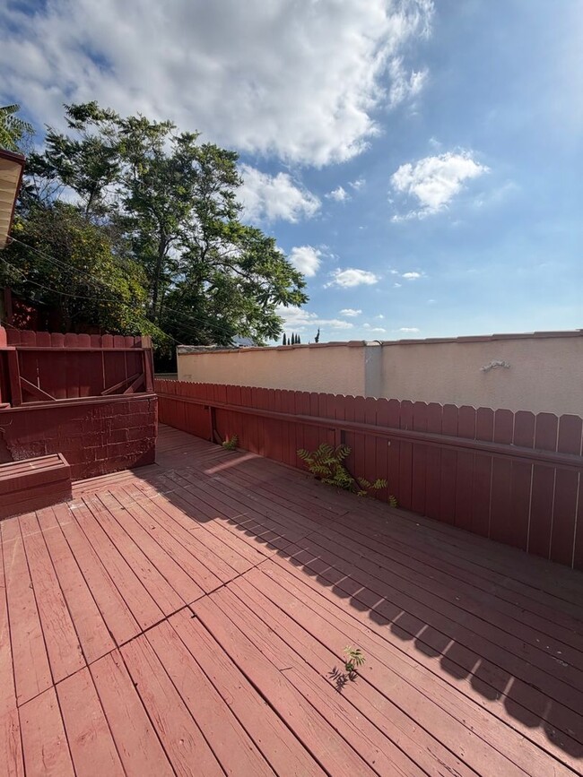 Building Photo - 6720 Stanford Way