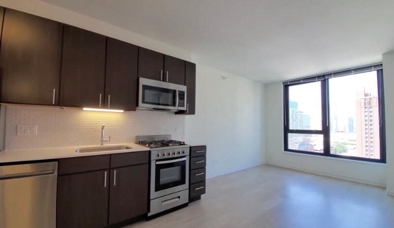 Building Photo - 185 W Superior St