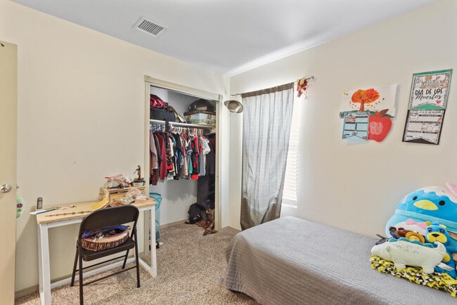 Building Photo - 12156 Mesquite Thorn Dr