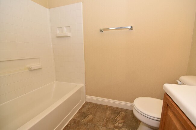 Building Photo - Charming 3-Bedroom, 2.5-Bath Condo with At...