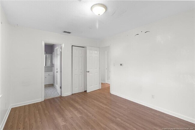 Building Photo - 161 Summerhill Rd