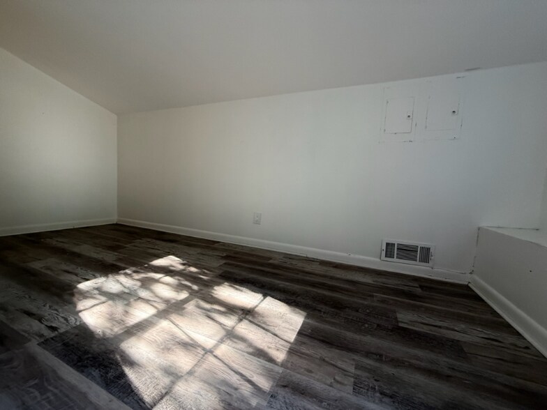 Building Photo - 6104 Pisgah Rd SW