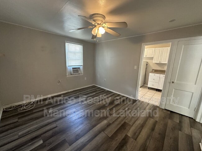 Building Photo - 722 W Central Ave