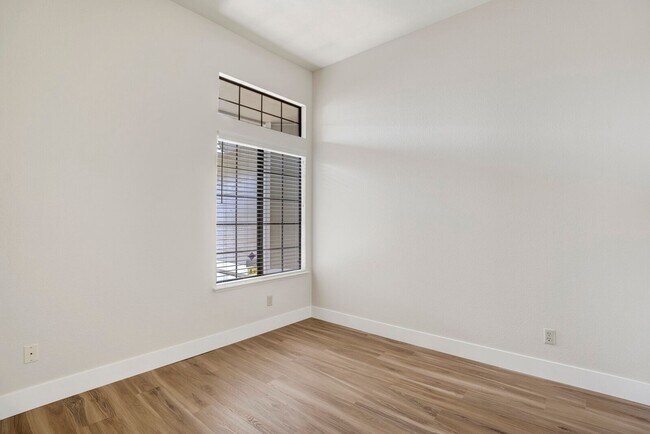 Building Photo - 14 Sea Anchor Ct