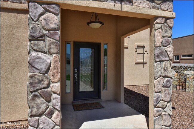 Building Photo - 5649 Valley Maple Dr