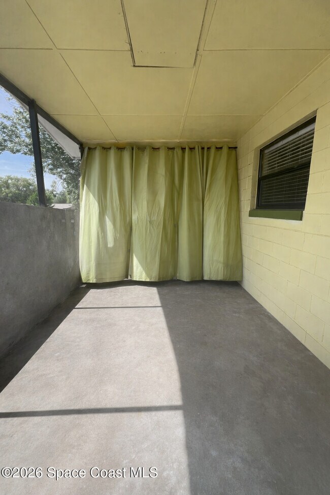 Building Photo - 730 Glade Rd