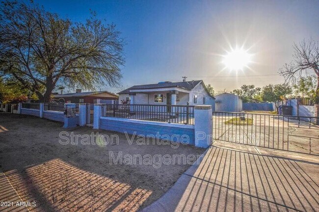 Building Photo - 15620 N Greasewood St