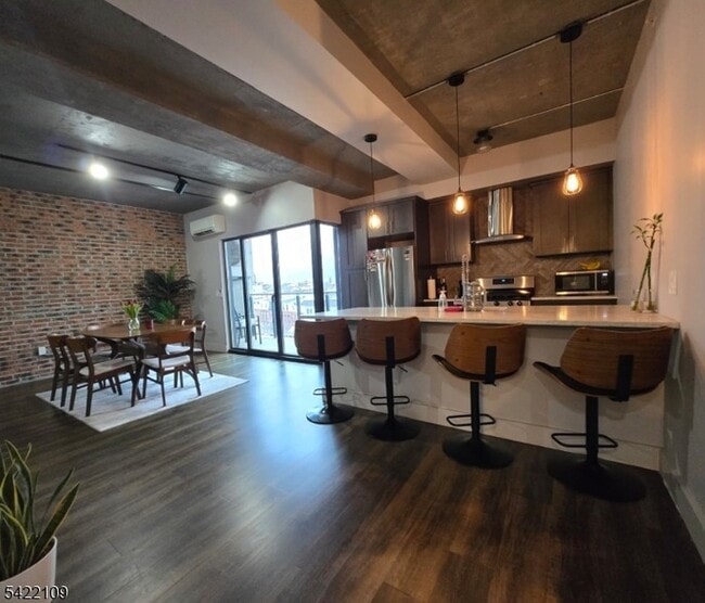 Building Photo - 58-60 Elm Street Unit 504