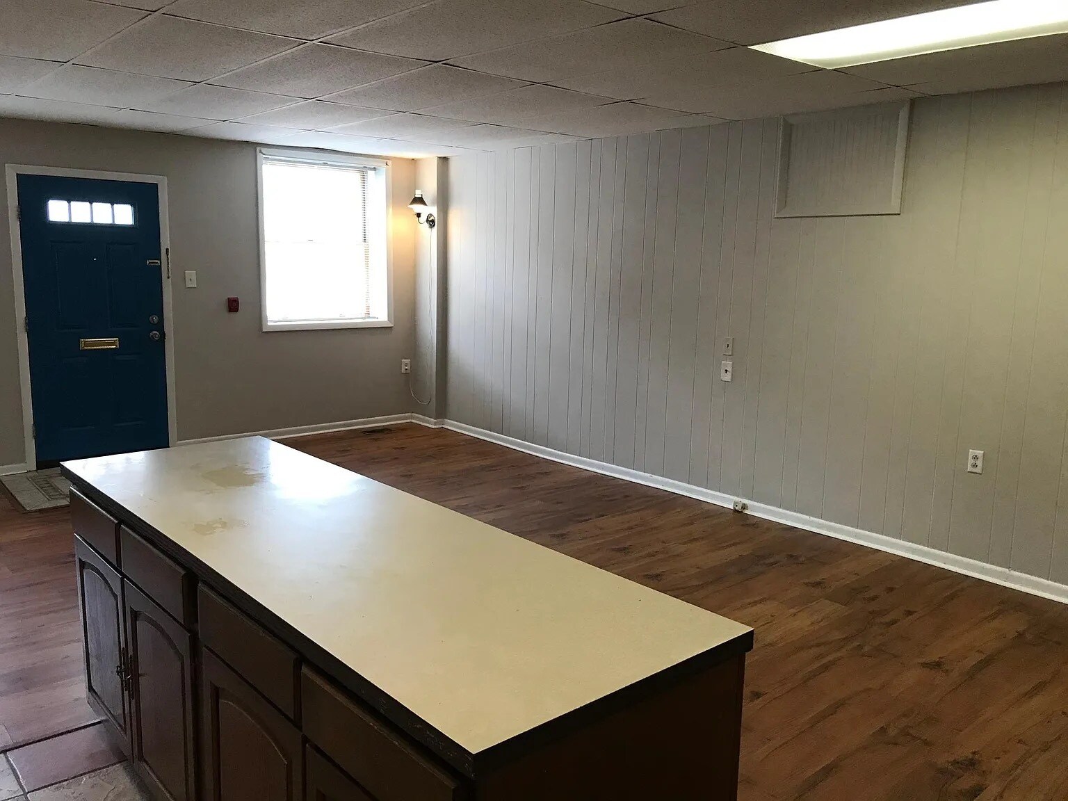 Building Photo - 3289 E Thompson St