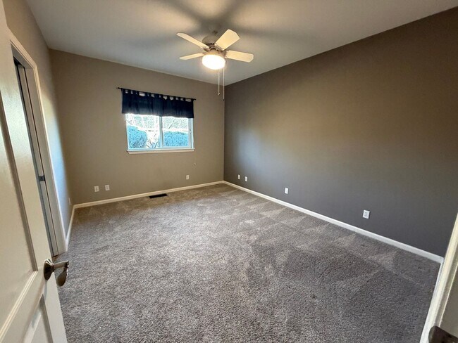 Building Photo - 1199 Manzanita Ln