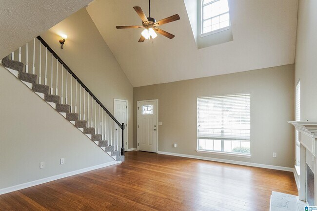 Building Photo - 431 Laurel Woods Trce