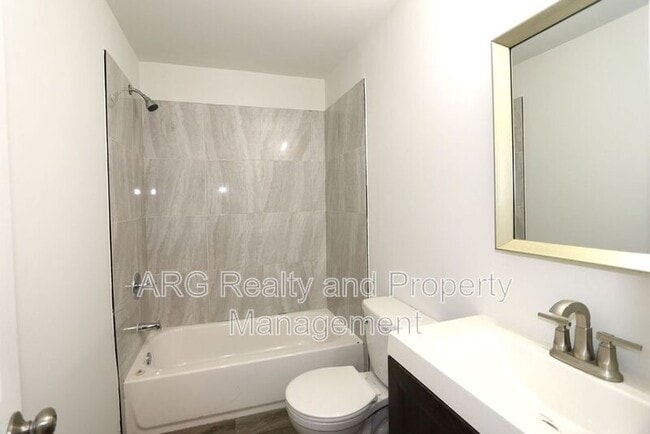 Building Photo - 1095 Ira St SW