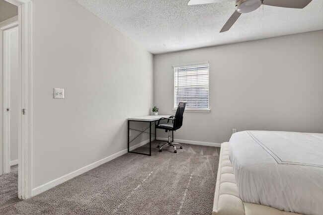 Building Photo - 50 Northtown Dr