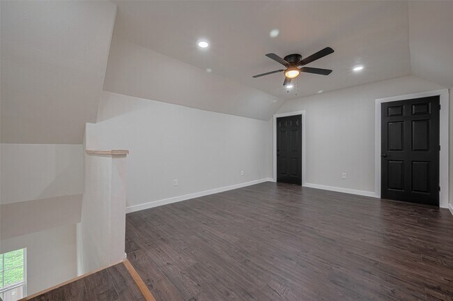 Building Photo - 7218 Philibert Ln