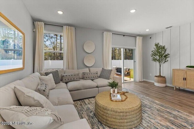 Building Photo - 14600 Macadamia Ln