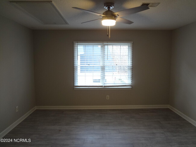 Building Photo - 107 Gates Dr