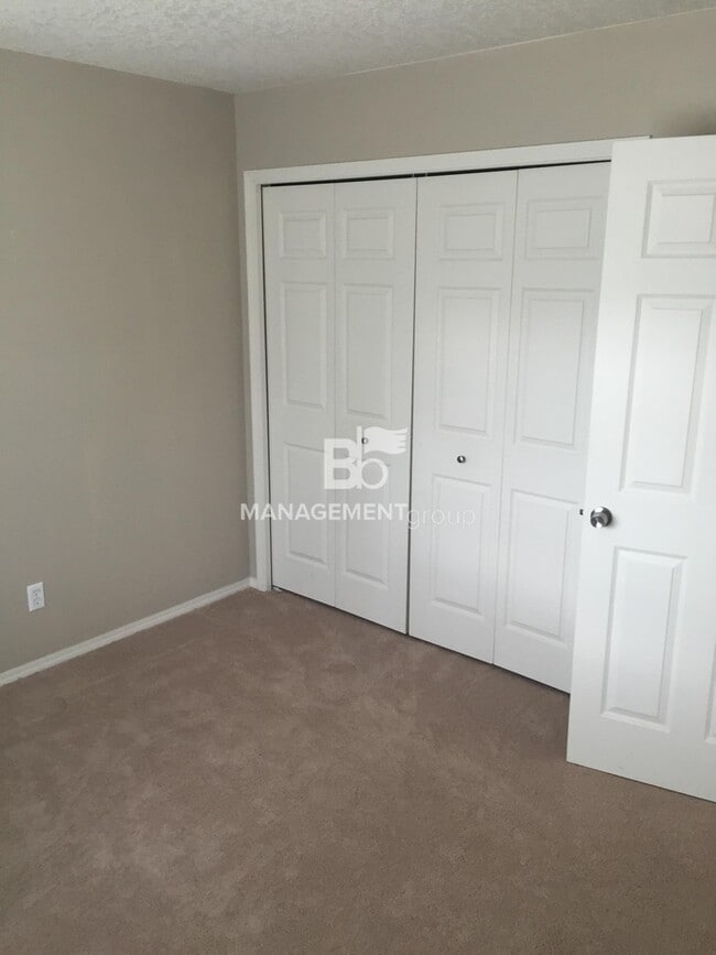 Building Photo - NW Portland- Bethany Light & Bright Home with Private Backyard