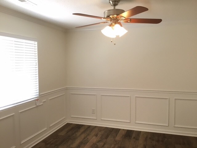 Building Photo - 1825 Chatfield Dr