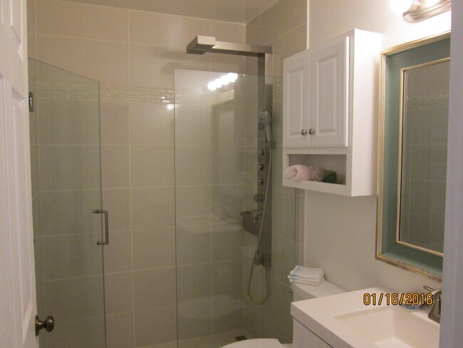 Building Photo - 4610 3rd Ave SW