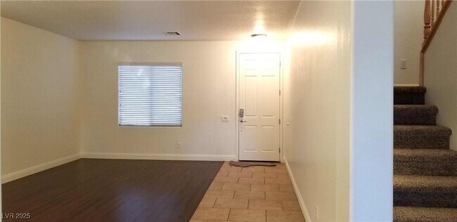 Building Photo - 2553 Chateau Clermont St