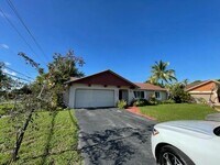 Building Photo - 6802 SW 34th Ct