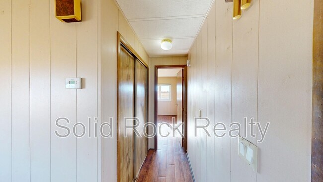 Building Photo - 9815 N Log Rd