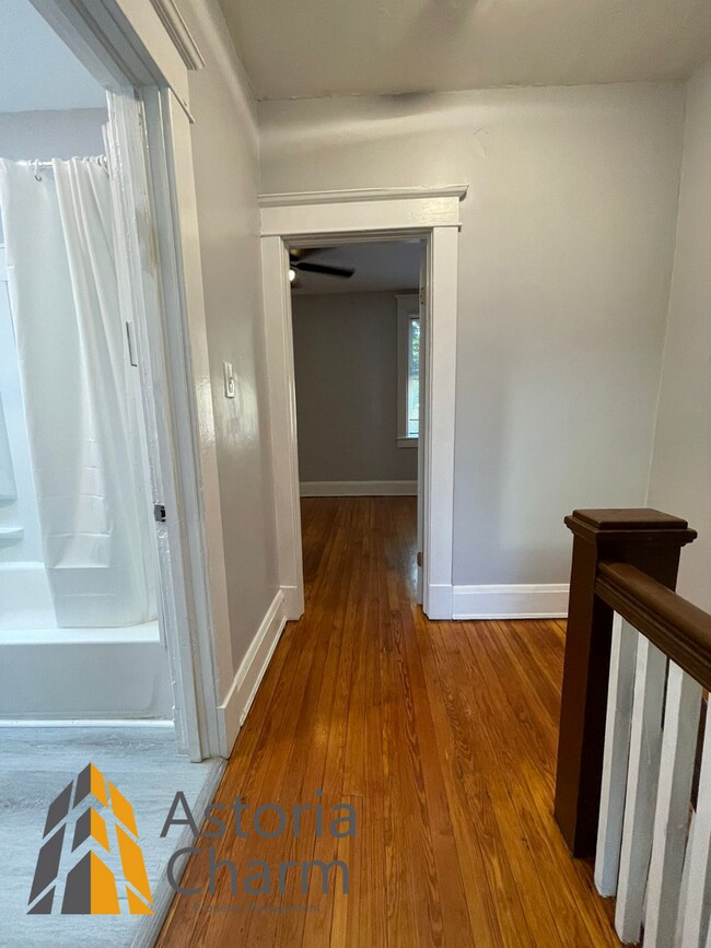 Building Photo - 2 Bedroom + Den with Finished Basement & Fenced Yard