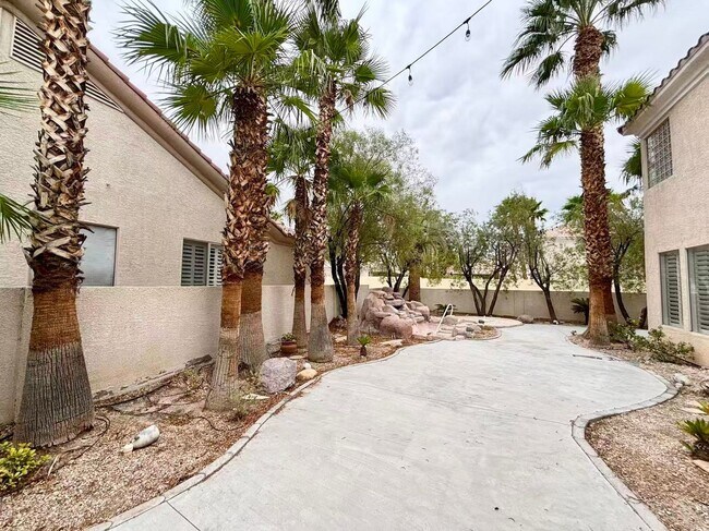 Building Photo - Rhodes Ranch-5 brs 4 bathrooms 3-cars gara...
