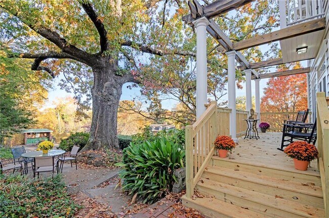 Building Photo - 4 Ansley Dr NE