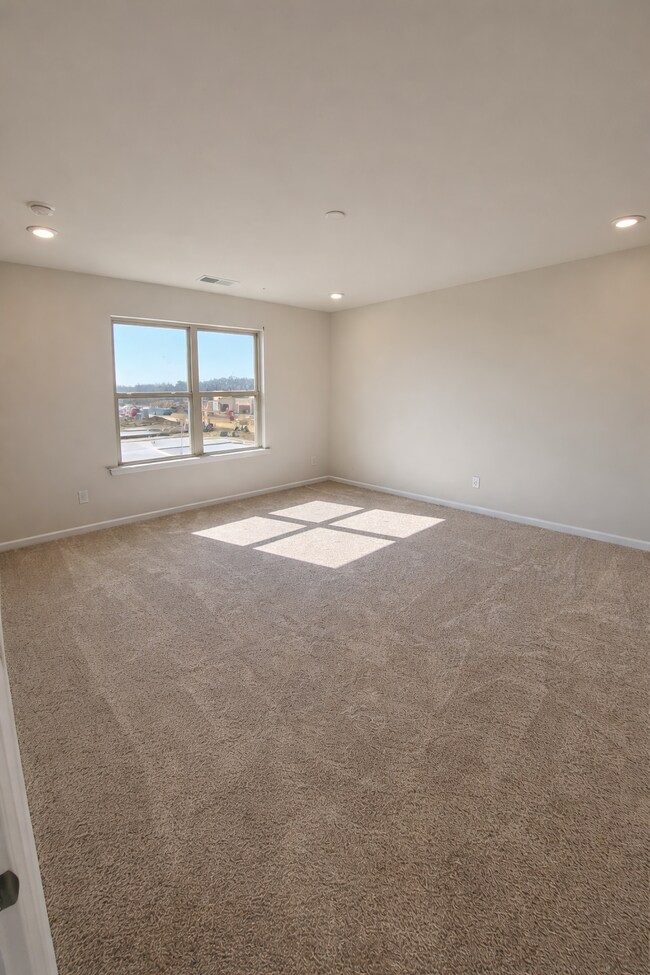 Building Photo - 5015 Weddington Rd