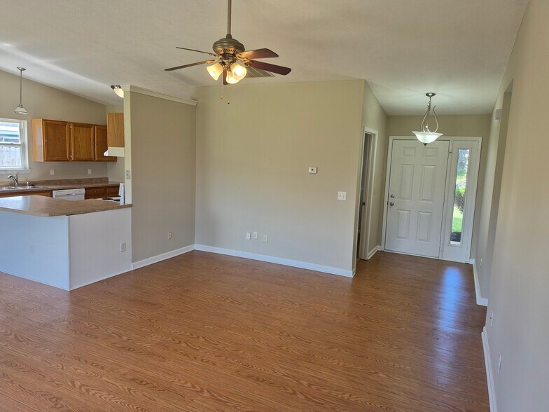 Building Photo - 3333 Trafalgar Ct